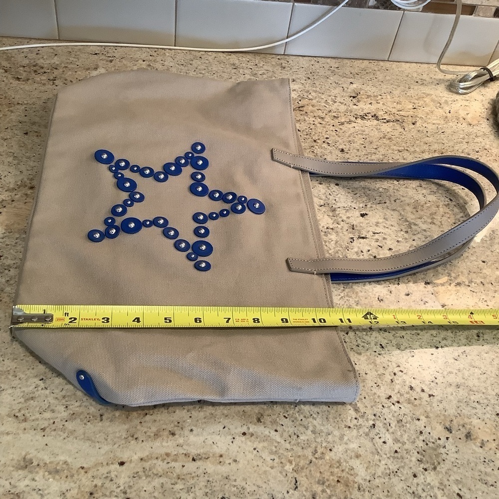 Agnes B. Tan Tote Bag Star Design - Picture 8 of 9